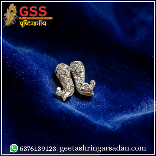Makarakrit kundal (silver)
